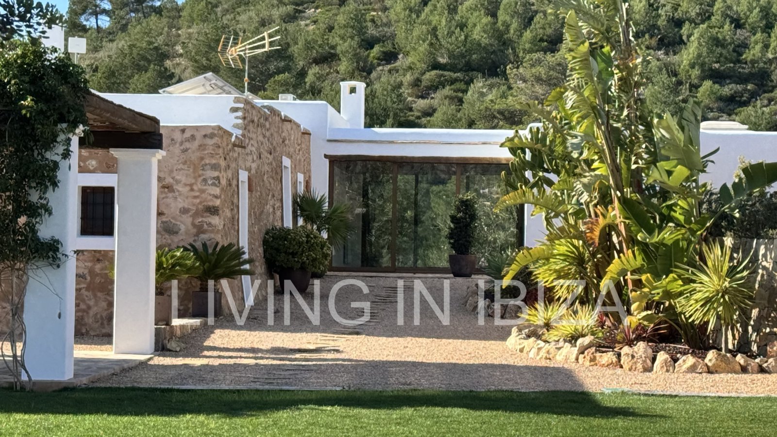 Exclusive, renovated antique ibizencan finca with saline swimming pool, central heating, isolated location, San Juan, Ibiza for long term rental