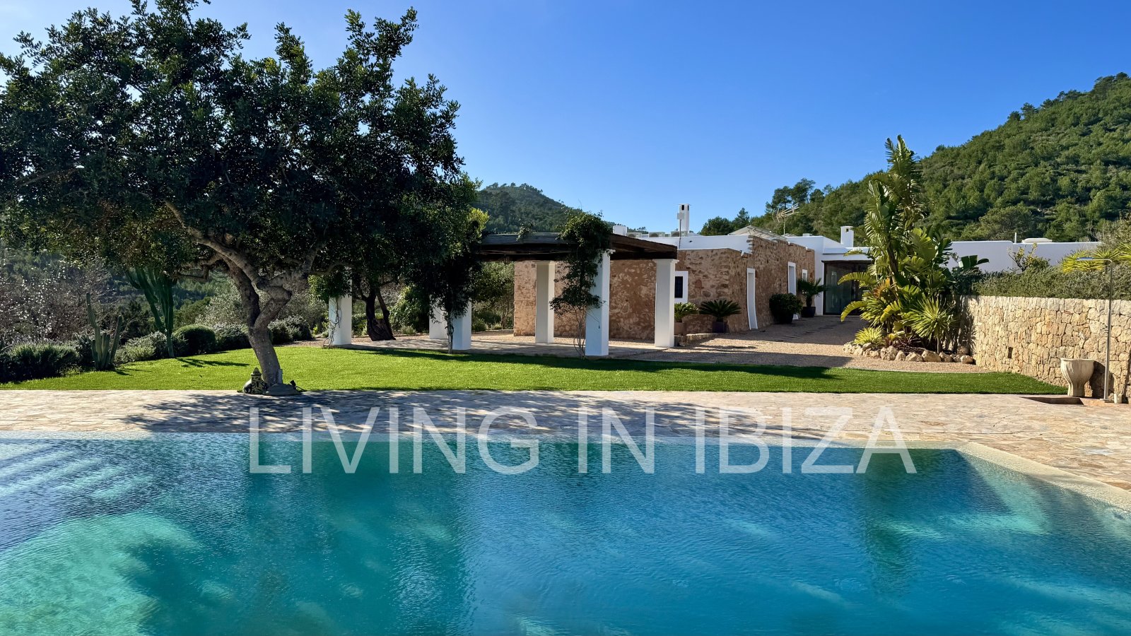 Exclusive, renovated antique ibizencan finca with saline swimming pool, central heating, isolated location, San Juan, Ibiza for long term rental