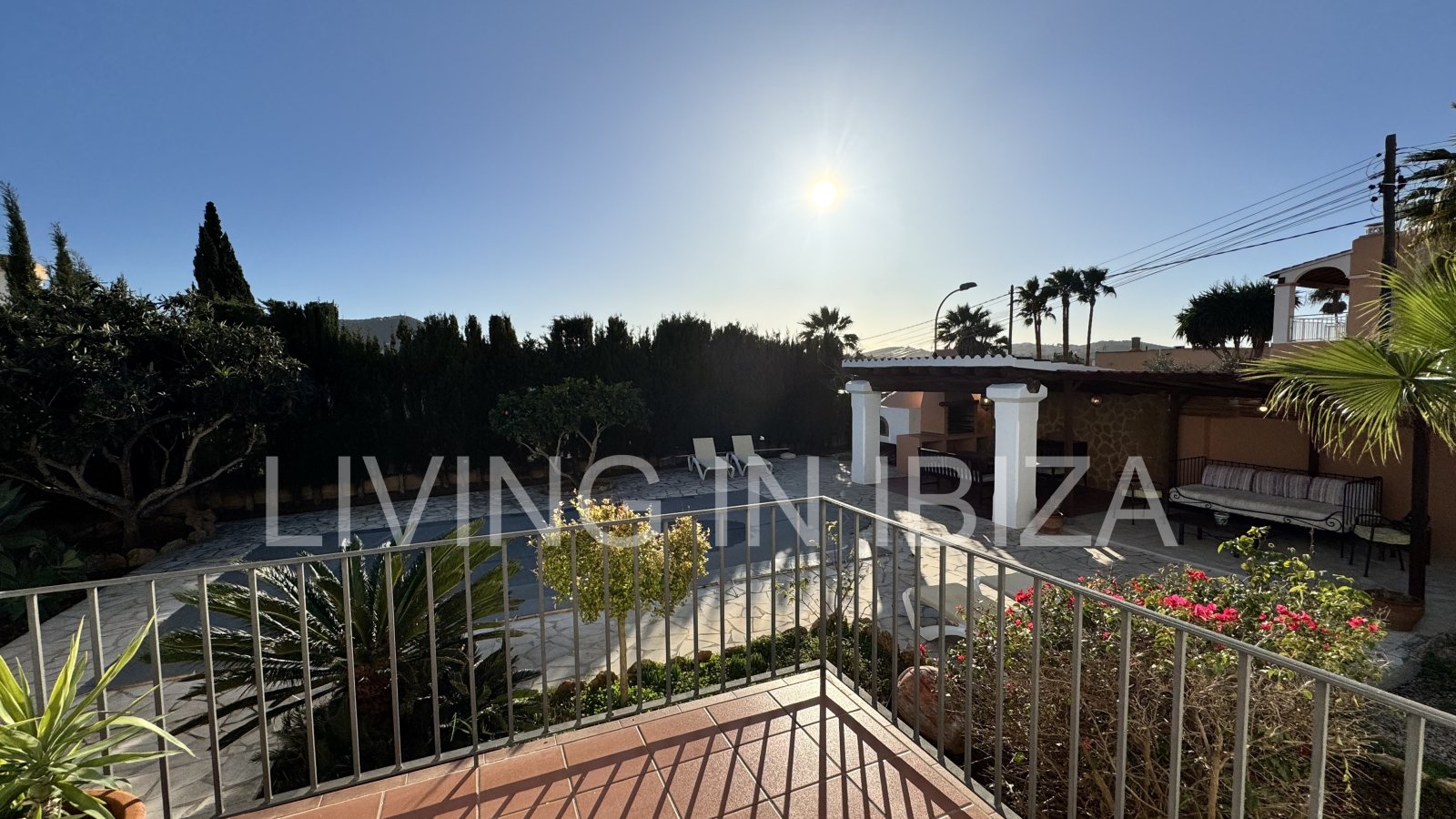 Long-term rental in Santa Eulàlia del Riu, Ibiza. This house offers an ideal setting for year-round living, combining comfort, privacy, and a Medit