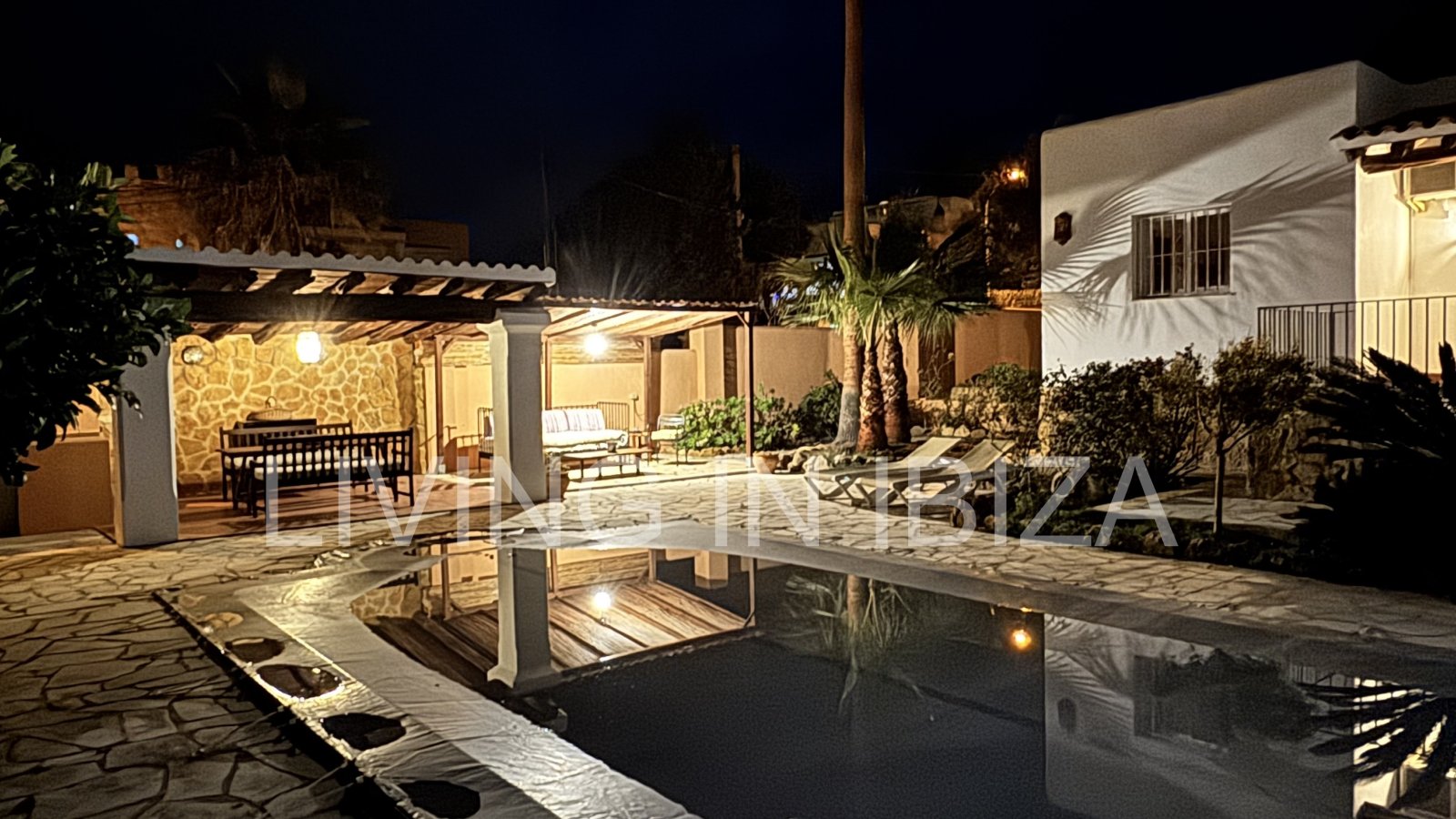 Long-term rental in Santa Eulàlia del Riu, Ibiza. This house offers an ideal setting for year-round living, combining comfort, privacy, and a Medit