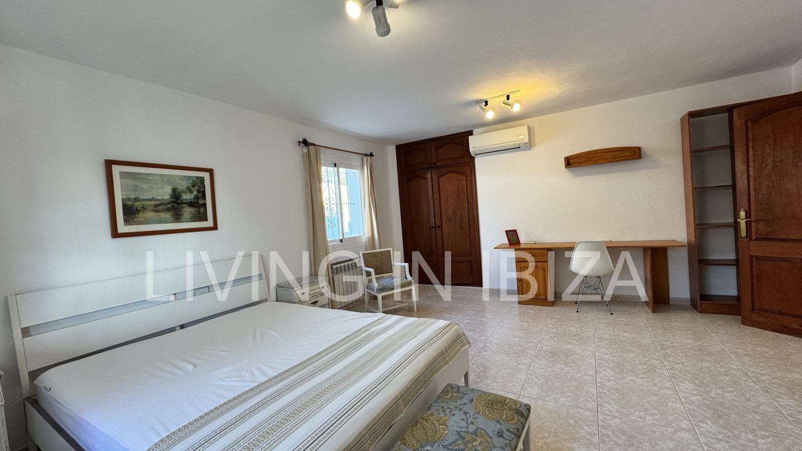 Long-term rental in Santa Eulàlia del Riu, Ibiza. This house offers an ideal setting for year-round living, combining comfort, privacy, and a Medit