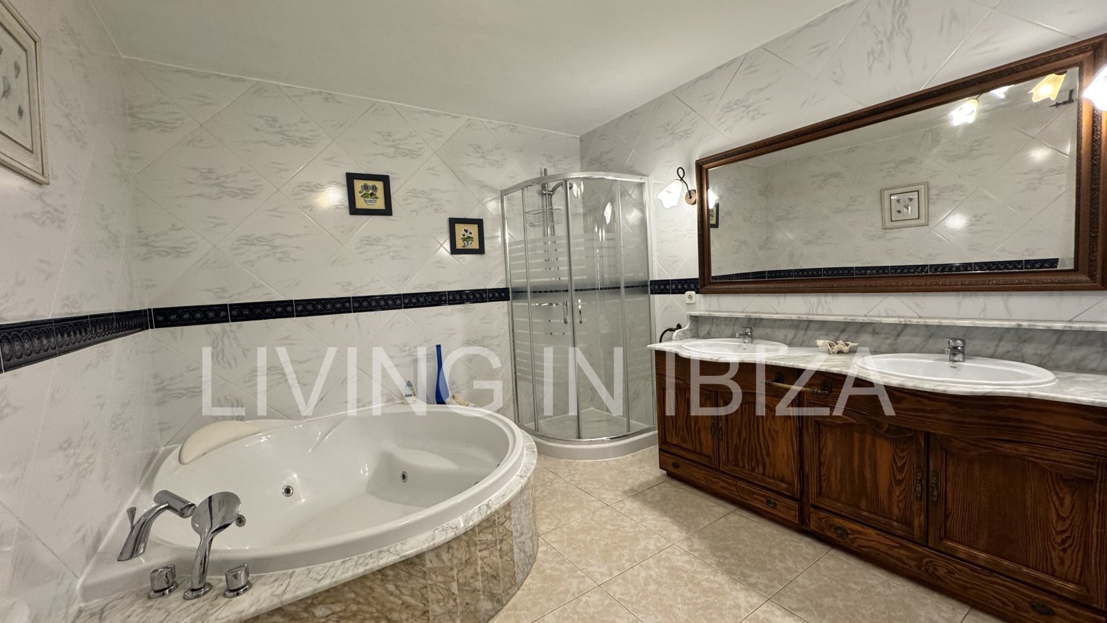 Long-term rental in Santa Eulàlia del Riu, Ibiza. This house offers an ideal setting for year-round living, combining comfort, privacy, and a Medit