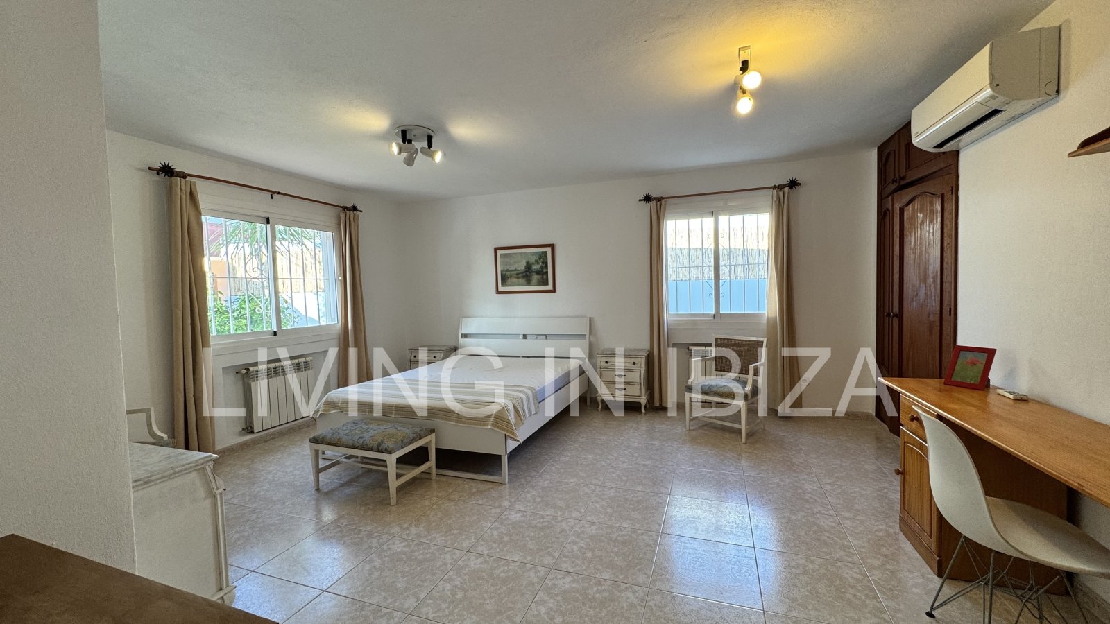 Long-term rental in Santa Eulàlia del Riu, Ibiza. This house offers an ideal setting for year-round living, combining comfort, privacy, and a Medit