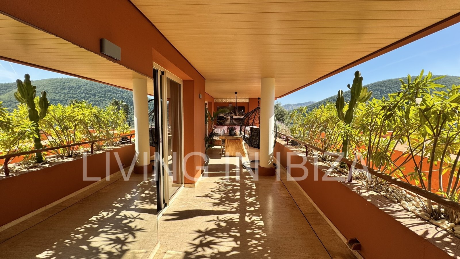 For sale: A flat in Roca Llisa, Ibiza, with a large sun terrace, two bedrooms, a pool, and a parking space.