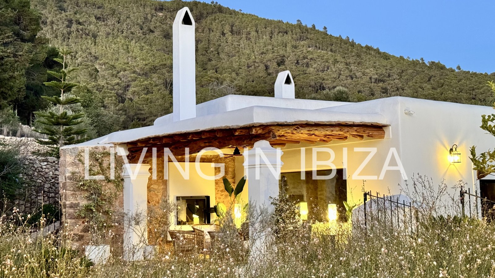 Long-term / annual rental: Unique Ibizan finca, fully renovated, unfurnished, heated swimming pool, annex with guest lounge in San Juan, Ibiza