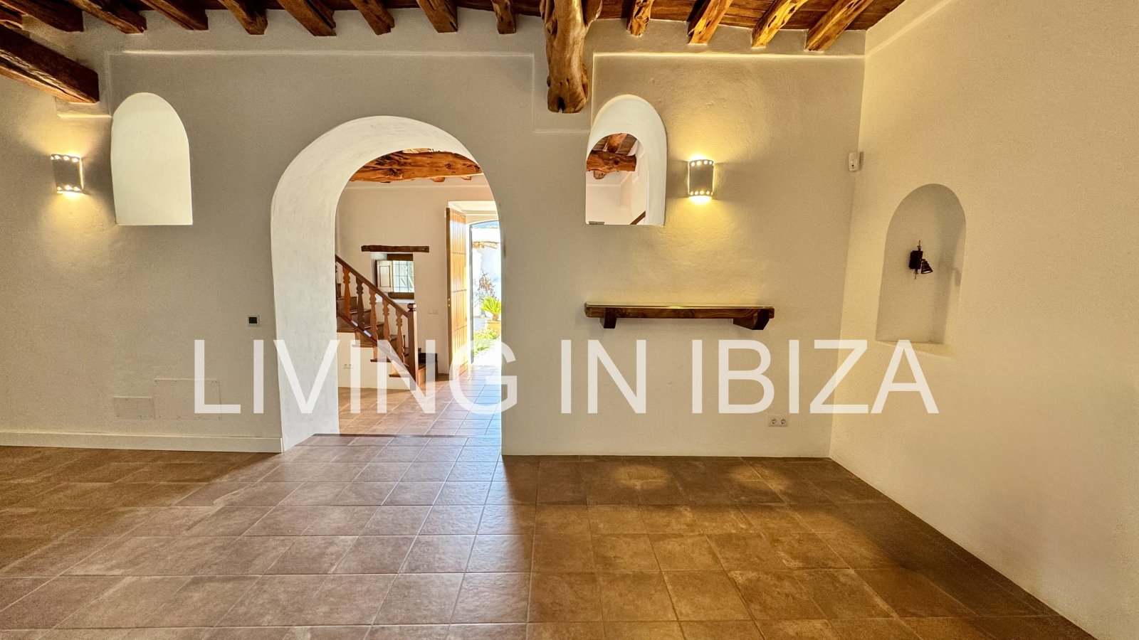 Long-term / annual rental: Unique Ibizan finca, fully renovated, unfurnished, heated swimming pool, annex with guest lounge in San Juan, Ibiza