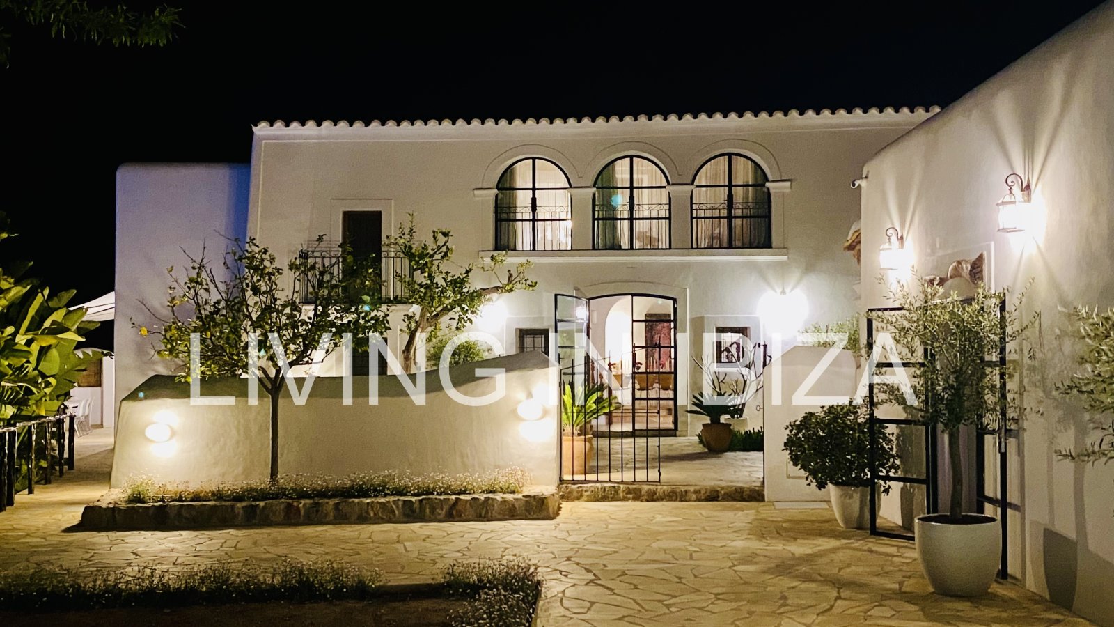 Long-term / annual rental: Unique Ibizan finca, fully renovated, unfurnished, heated swimming pool, annex with guest lounge in San Juan, Ibiza