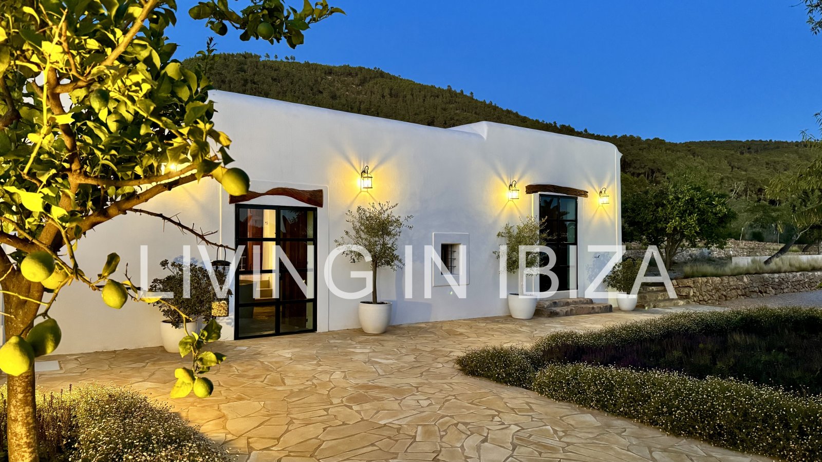 Long-term / annual rental: Unique Ibizan finca, fully renovated, unfurnished, heated swimming pool, annex with guest lounge in San Juan, Ibiza