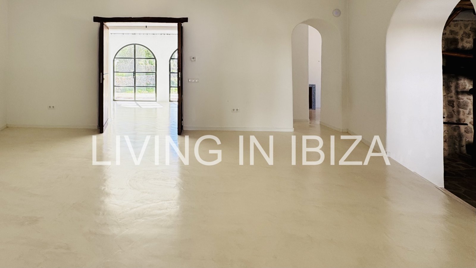 Long-term / annual rental: Unique Ibizan finca, fully renovated, unfurnished, heated swimming pool, annex with guest lounge in San Juan, Ibiza