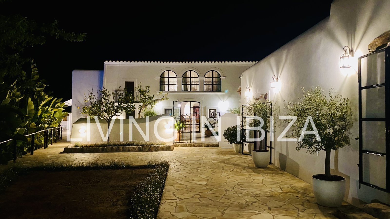 Long-term / annual rental: Unique Ibizan finca, fully renovated, unfurnished, heated swimming pool, annex with guest lounge in San Juan, Ibiza