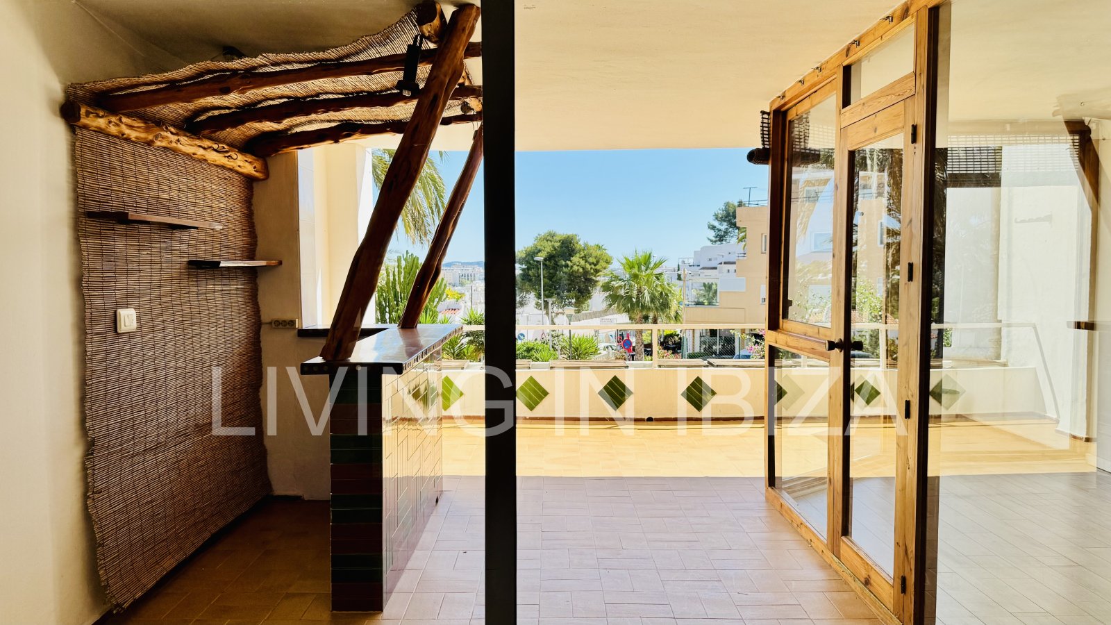 Apartment for sale: 92 m² apartment in the peaceful and popular Siesta district of Santa Eulalia del Río, Ibiza.