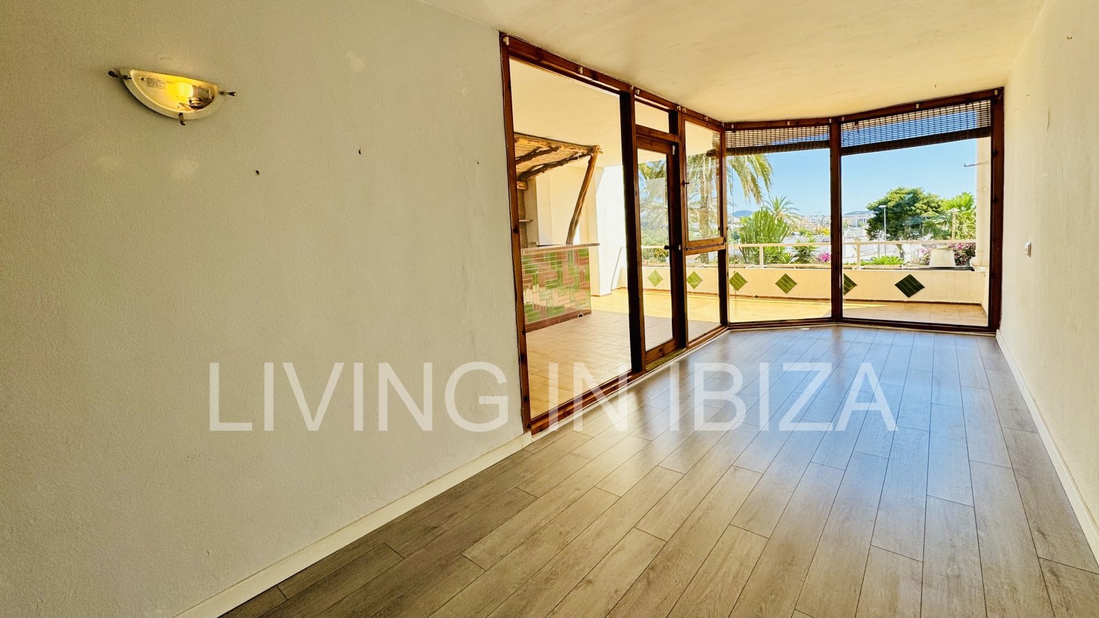 Apartment for sale: 92 m² apartment in the peaceful and popular Siesta district of Santa Eulalia del Río, Ibiza.