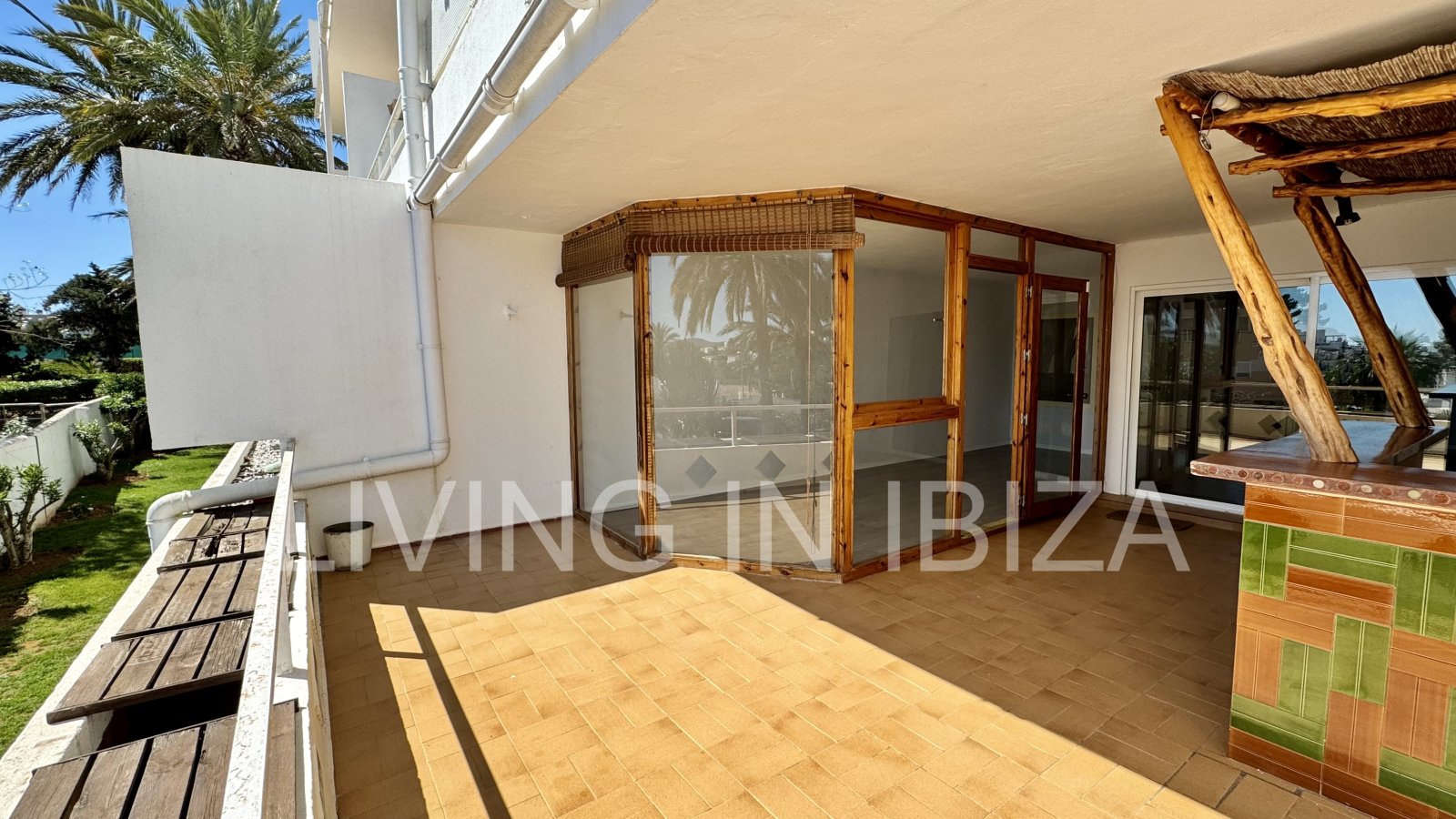 Apartment for sale: 92 m² apartment in the peaceful and popular Siesta district of Santa Eulalia del Río, Ibiza.