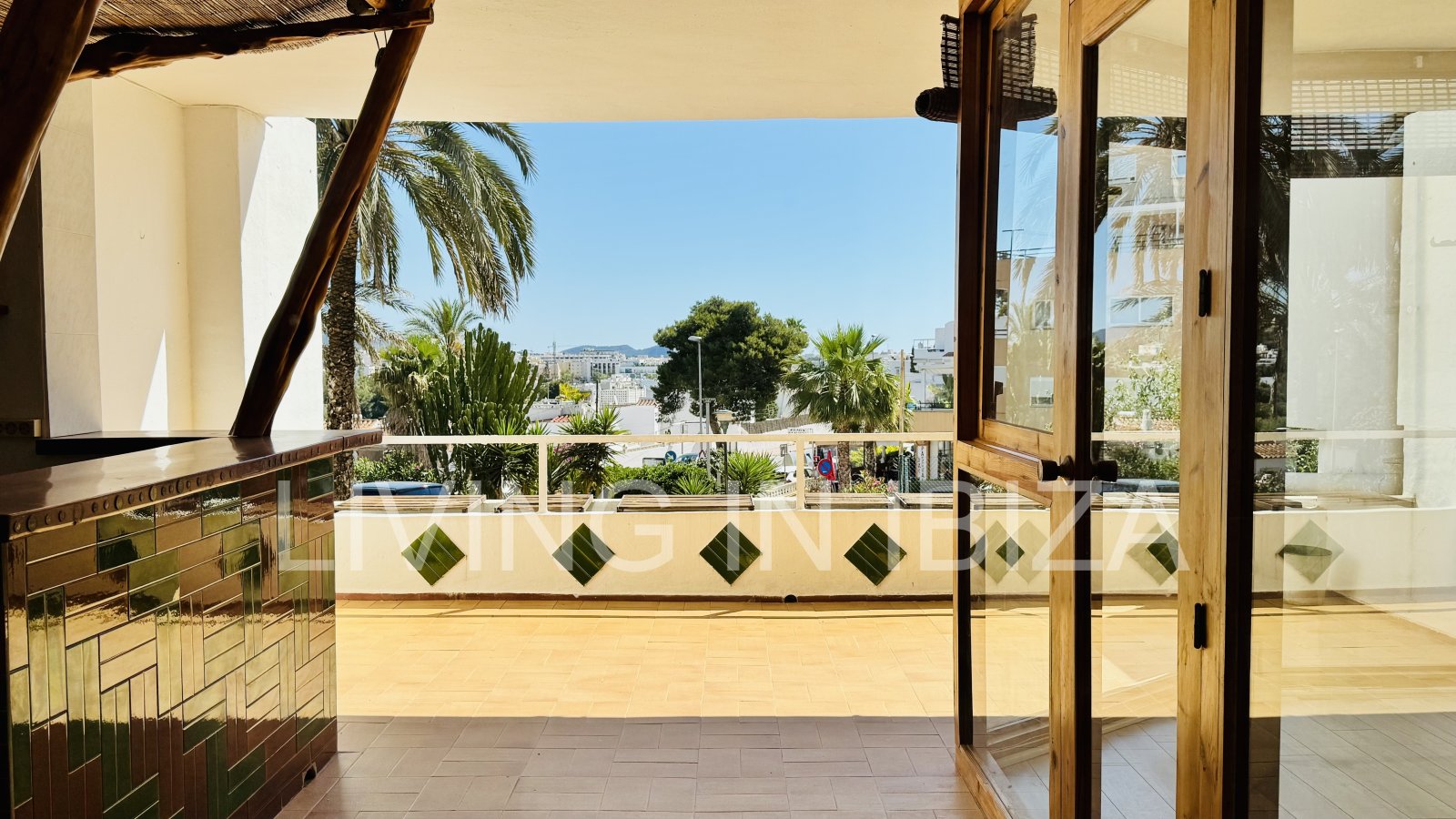 Apartment for sale: 92 m² apartment in the peaceful and popular Siesta district of Santa Eulalia del Río, Ibiza.