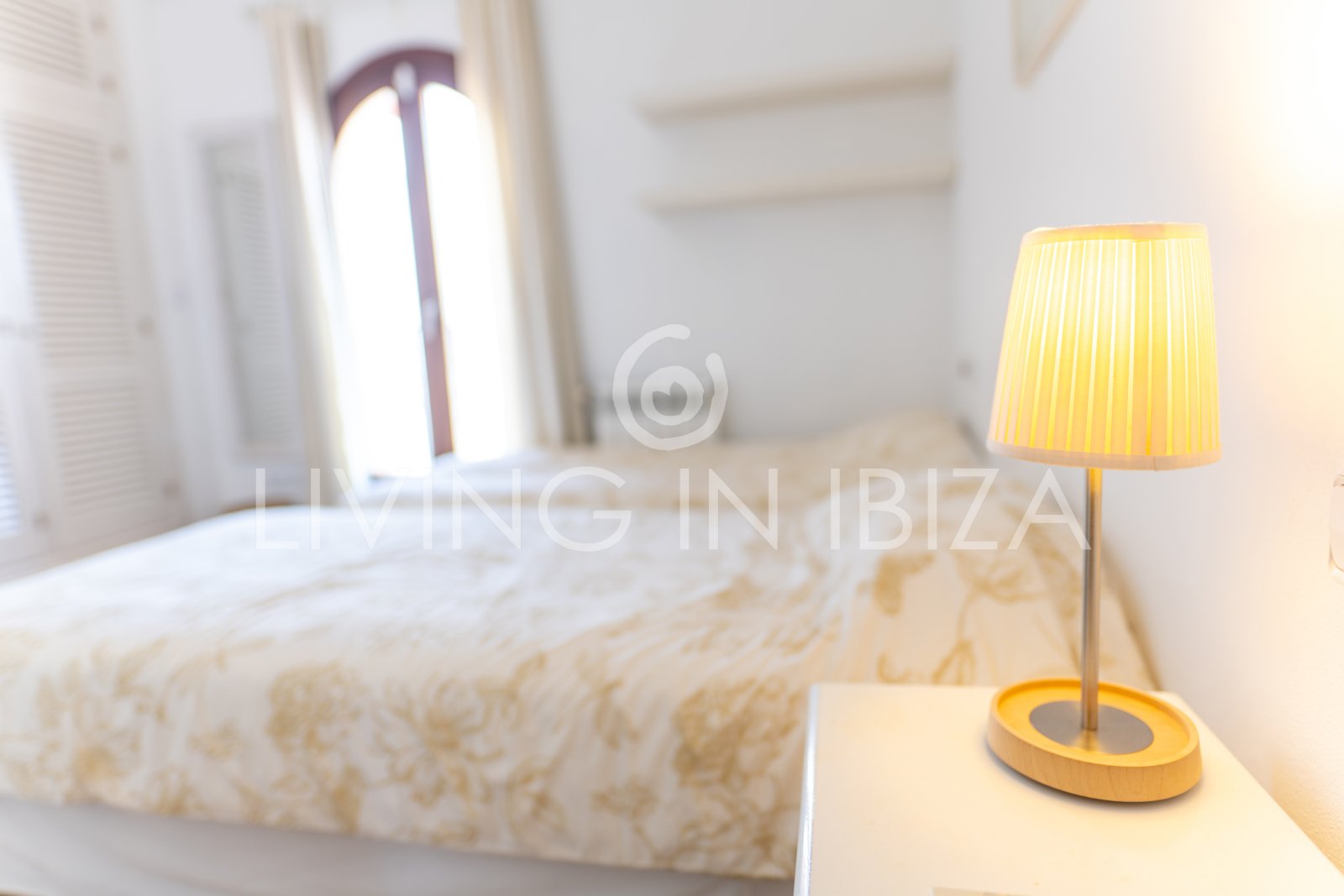 Attractive investment: Terraced house, townhouse for sale, privileged area of Ibiza, Illa Plana. Close to the sea, recently renovated, swimming pool
