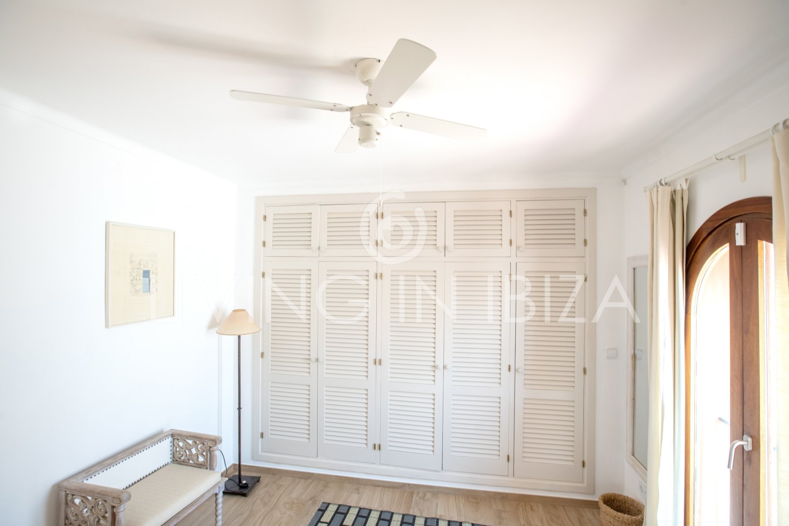 Attractive investment: Terraced house, townhouse for sale, privileged area of Ibiza, Illa Plana. Close to the sea, recently renovated, swimming pool