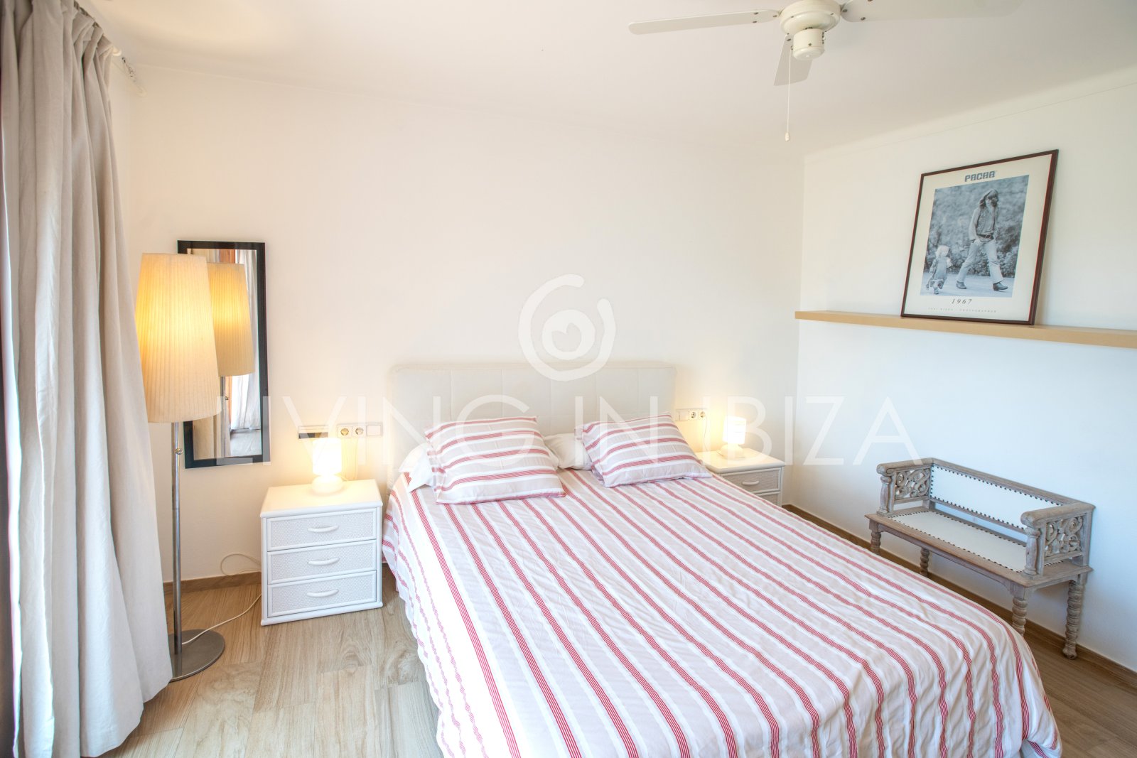 Attractive investment: Terraced house, townhouse for sale, privileged area of Ibiza, Illa Plana. Close to the sea, recently renovated, swimming pool