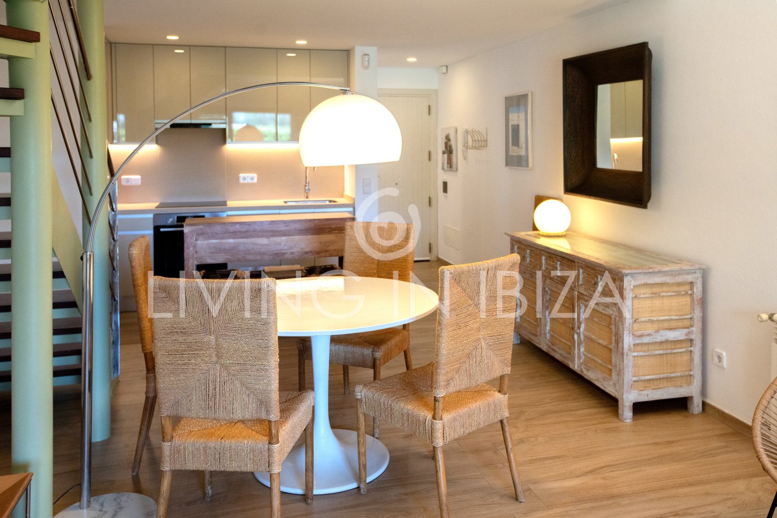 Attractive investment: Terraced house, townhouse for sale, privileged area of Ibiza, Illa Plana. Close to the sea, recently renovated, swimming pool