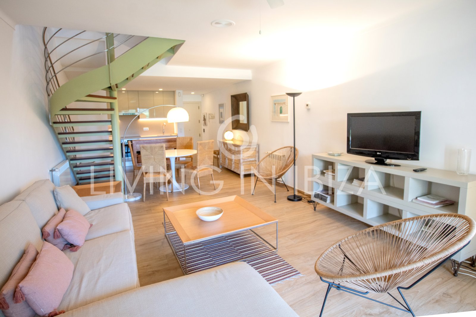 Attractive investment: Terraced house, townhouse for sale, privileged area of Ibiza, Illa Plana. Close to the sea, recently renovated, swimming pool
