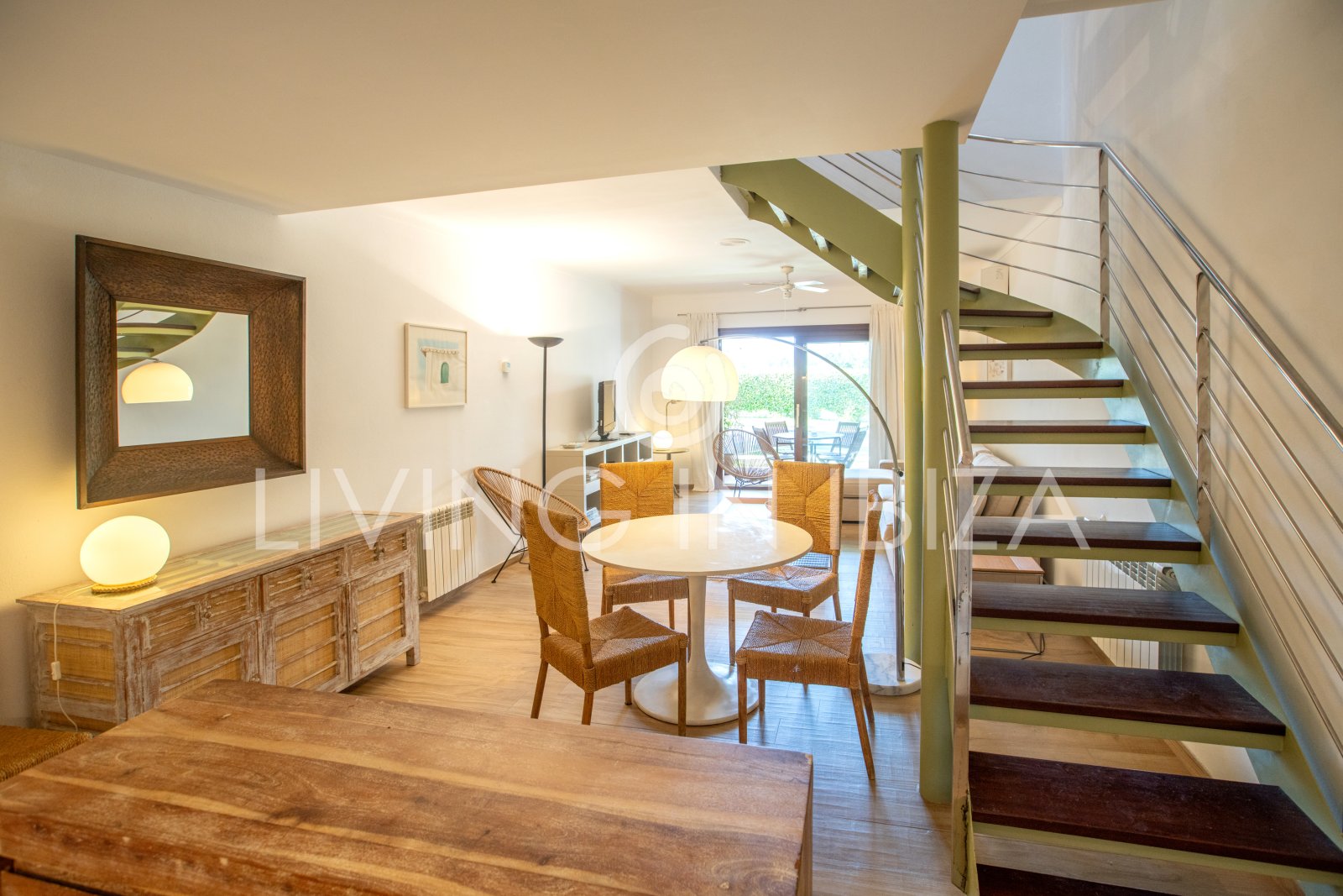 Attractive investment: Terraced house, townhouse for sale, privileged area of Ibiza, Illa Plana. Close to the sea, recently renovated, swimming pool