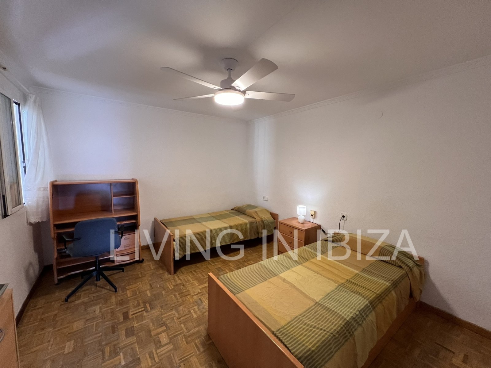Short-term let. August and September. Flat with sea views, 100 metres from the seafront promenade and the sandy beach at Santa Eulalia del Río. Ibiza.