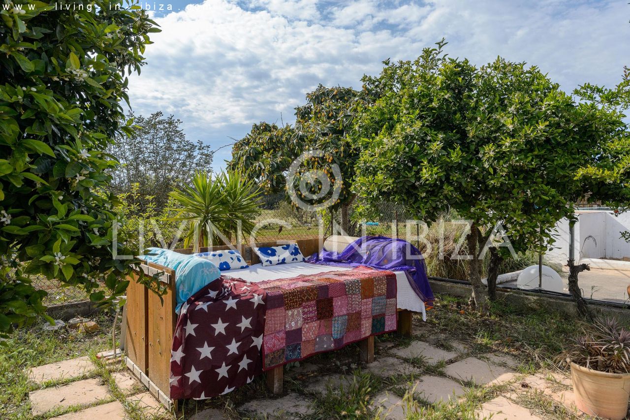 Alquiler contrato TEMPORAL / 6 a 8 meses para personas no residentes en la isla. Casa ibicenca de 100 años, renovada, zona Santa Eulalia