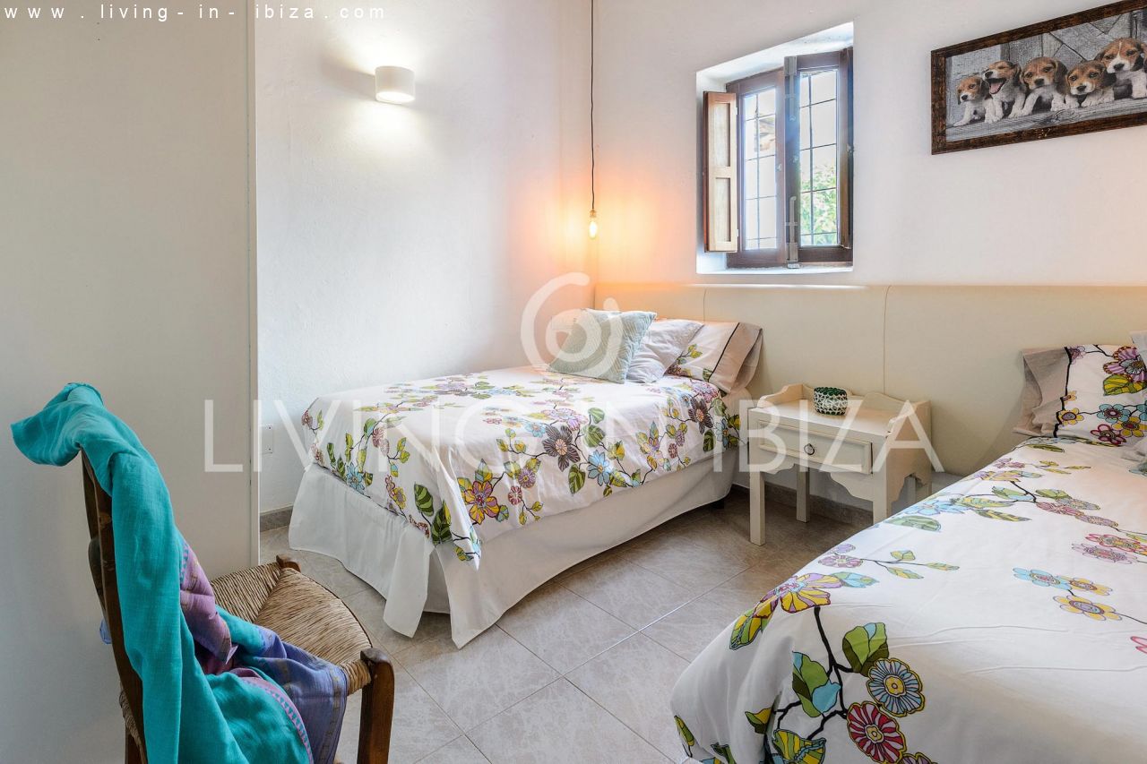 Alquiler contrato TEMPORAL / 6 a 8 meses para personas no residentes en la isla. Casa ibicenca de 100 años, renovada, zona Santa Eulalia