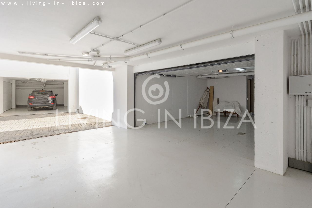 A la venta: chalet adosado de 4 plantas en Nuestra Señora de Jesús, con garaje, trastero, habitaciones con baños en suite, amplia terraza con vistas a