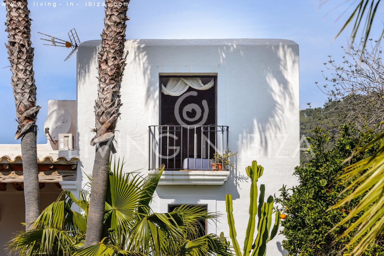 Se alquila / Contrato anual. Idílica finca ibicenca cerca de la playa en San Vicente. Ibiza