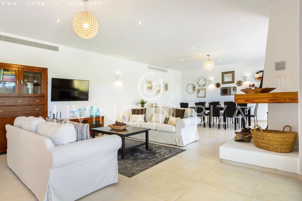 Atractiva casa moderna nueva en el campo cerca de Santa Gertrudis San Lorenzo, piscina, calefacción suelo radiante en alquiler anual a largo plazo