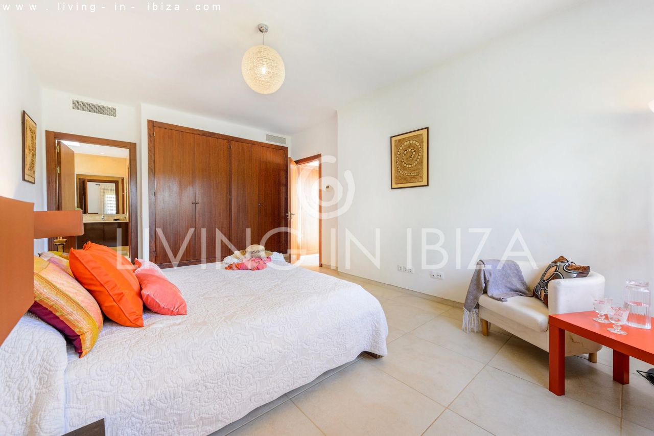 Atractiva casa moderna nueva en el campo cerca de Santa Gertrudis San Lorenzo, piscina, calefacción suelo radiante en alquiler anual a largo plazo