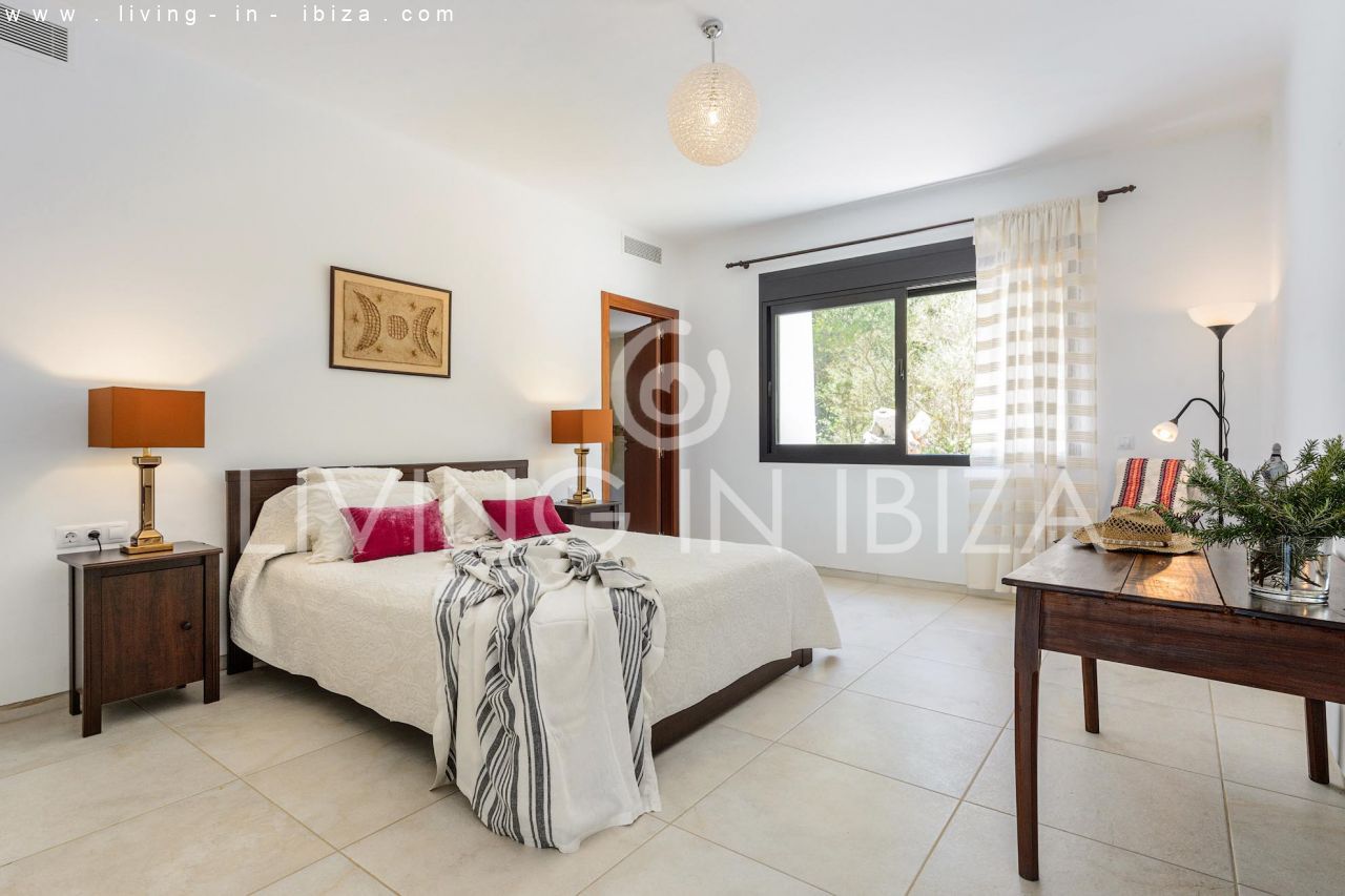 Atractiva casa moderna nueva en el campo cerca de Santa Gertrudis San Lorenzo, piscina, calefacción suelo radiante en alquiler anual a largo plazo