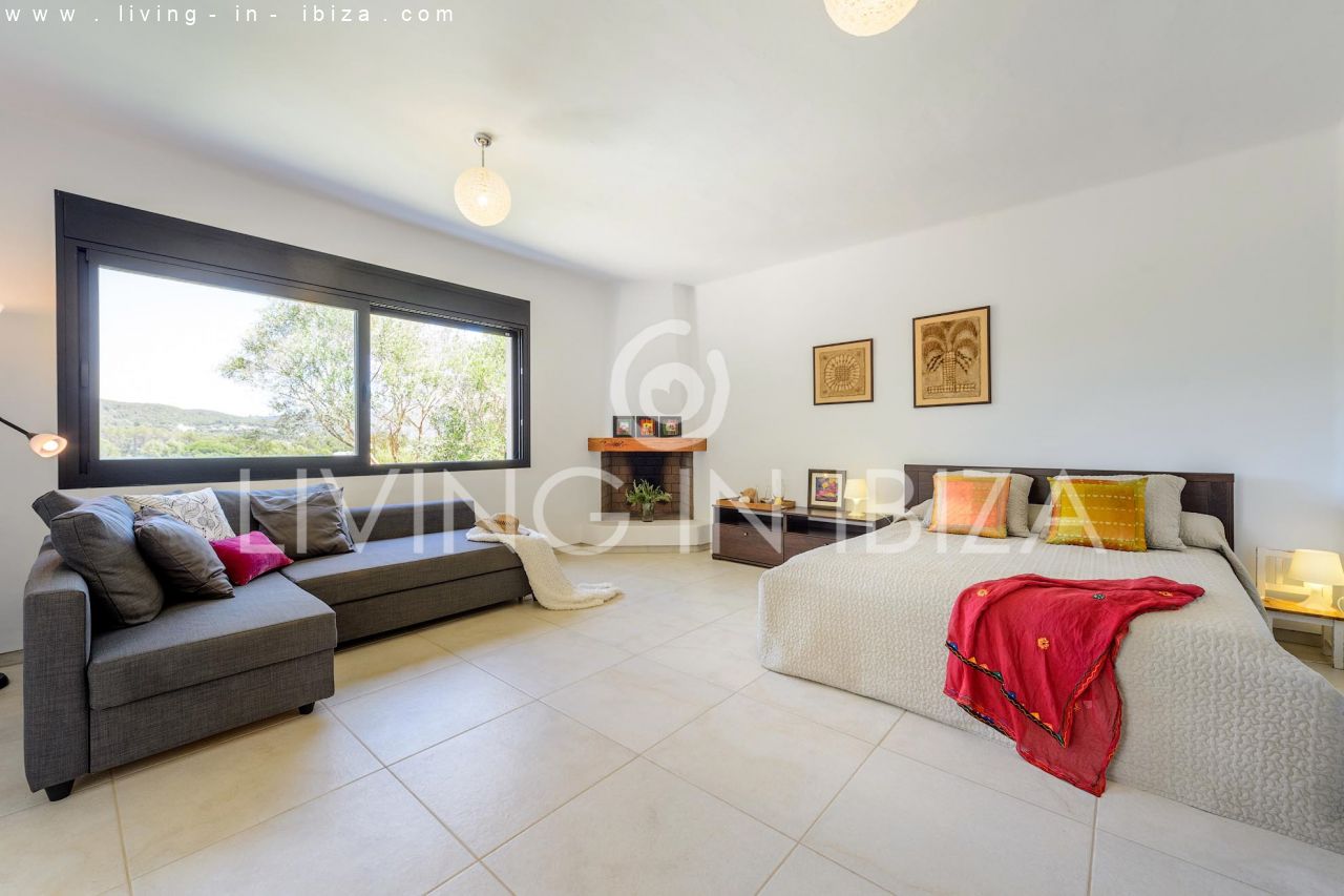 Atractiva casa moderna nueva en el campo cerca de Santa Gertrudis San Lorenzo, piscina, calefacción suelo radiante en alquiler anual a largo plazo