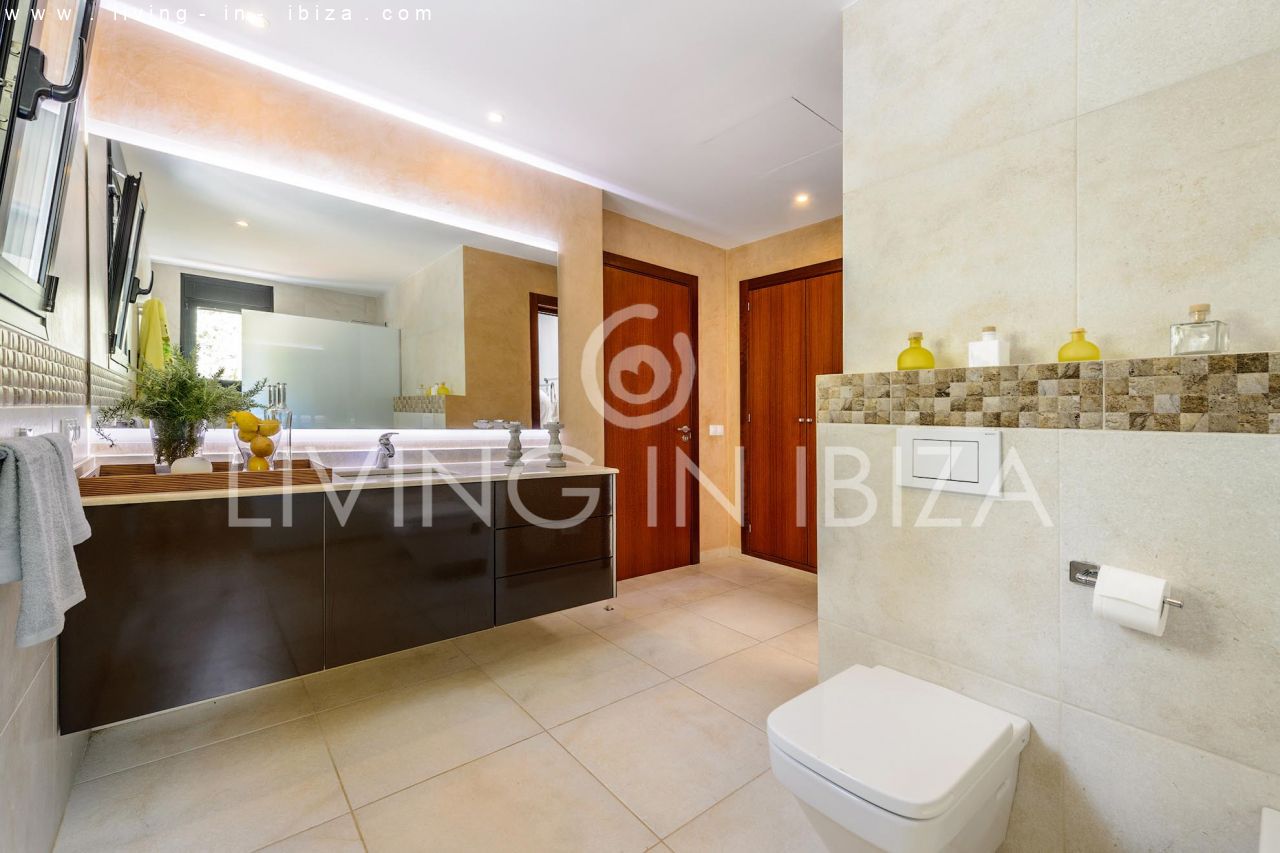 Atractiva casa moderna nueva en el campo cerca de Santa Gertrudis San Lorenzo, piscina, calefacción suelo radiante en alquiler anual a largo plazo