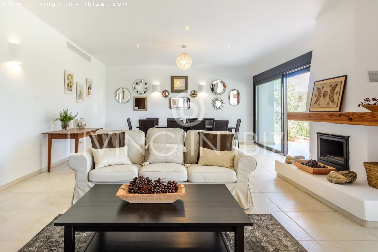 Atractiva casa moderna nueva en el campo cerca de Santa Gertrudis San Lorenzo, piscina, calefacción suelo radiante en alquiler anual a largo plazo