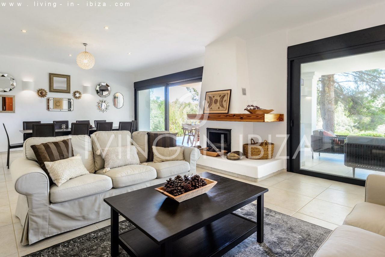 Atractiva casa moderna nueva en el campo cerca de Santa Gertrudis San Lorenzo, piscina, calefacción suelo radiante en alquiler anual a largo plazo