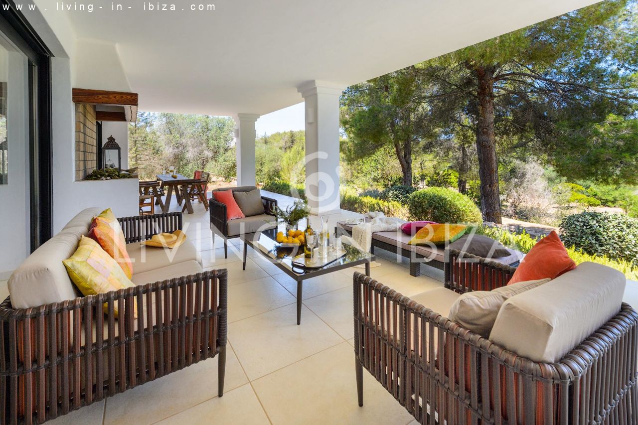 Atractiva casa moderna nueva en el campo cerca de Santa Gertrudis San Lorenzo, piscina, calefacción suelo radiante en alquiler anual a largo plazo