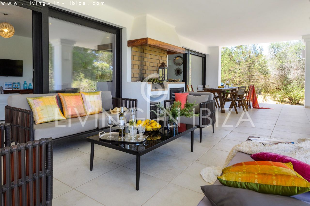 Atractiva casa moderna nueva en el campo cerca de Santa Gertrudis San Lorenzo, piscina, calefacción suelo radiante en alquiler anual a largo plazo