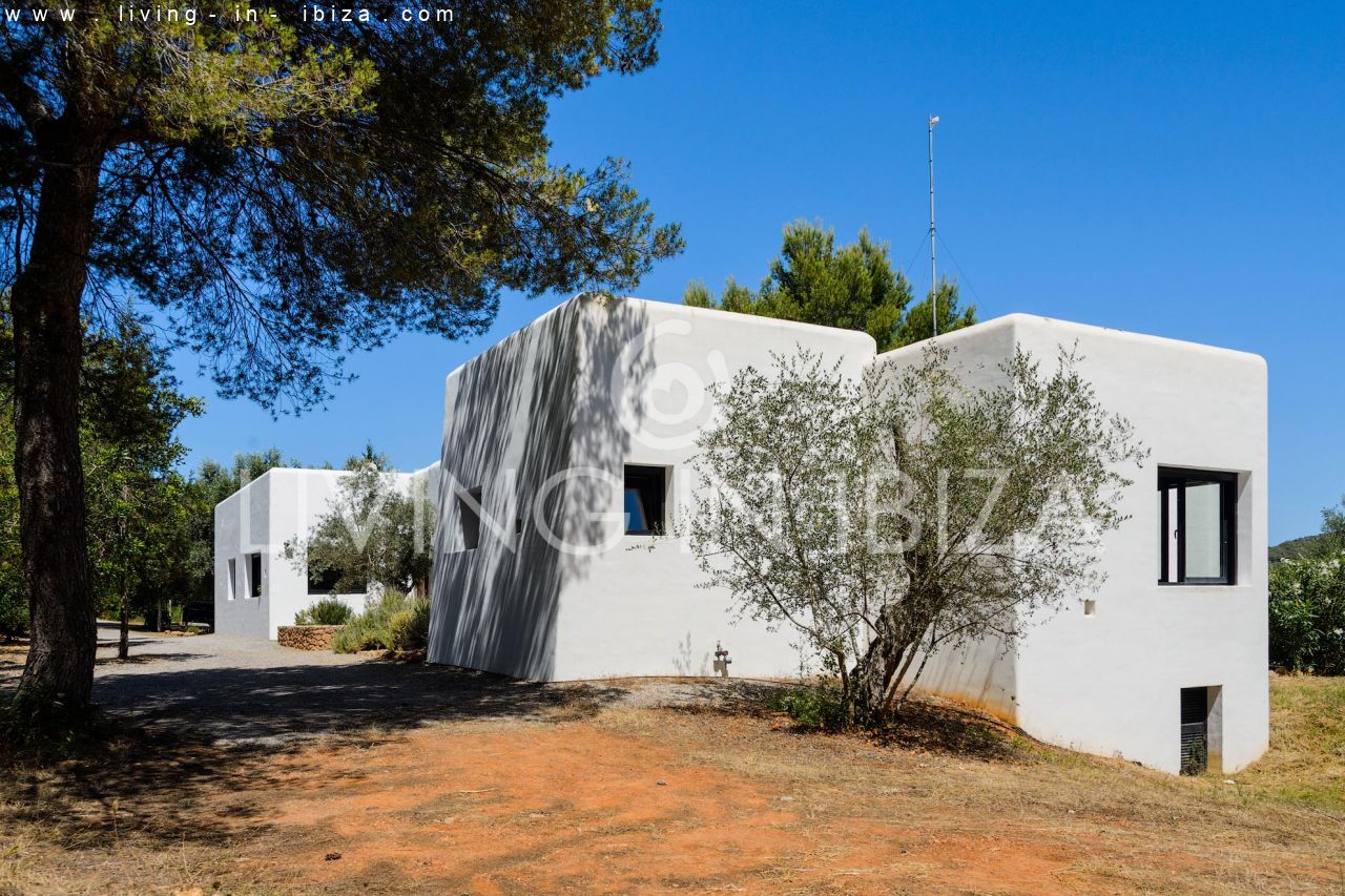 Atractiva casa moderna nueva en el campo cerca de Santa Gertrudis San Lorenzo, piscina, calefacción suelo radiante en alquiler anual a largo plazo