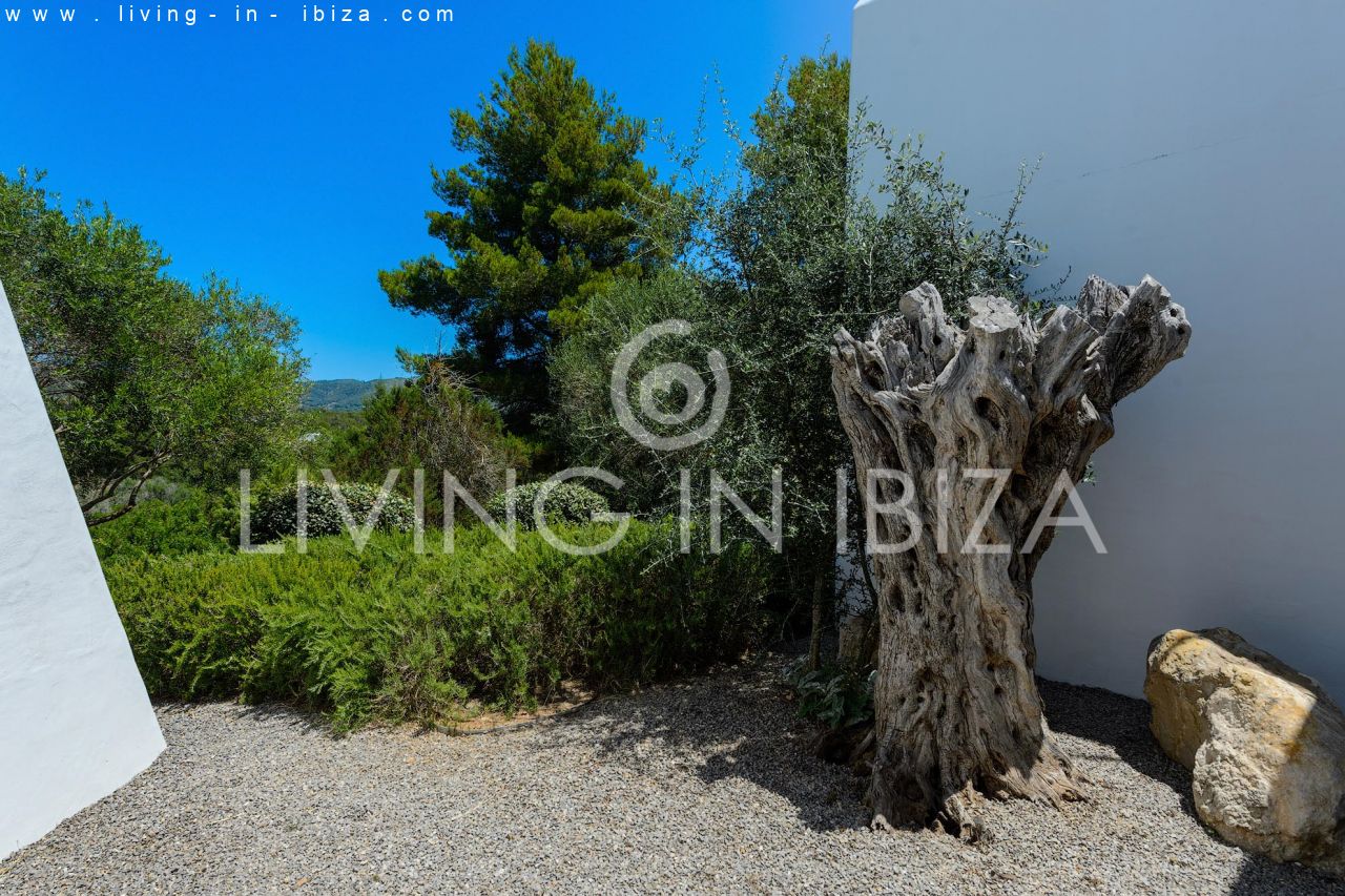 Atractiva casa moderna nueva en el campo cerca de Santa Gertrudis San Lorenzo, piscina, calefacción suelo radiante en alquiler anual a largo plazo