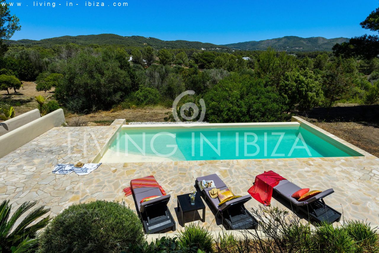 Atractiva casa moderna nueva en el campo cerca de Santa Gertrudis San Lorenzo, piscina, calefacción suelo radiante en alquiler anual a largo plazo
