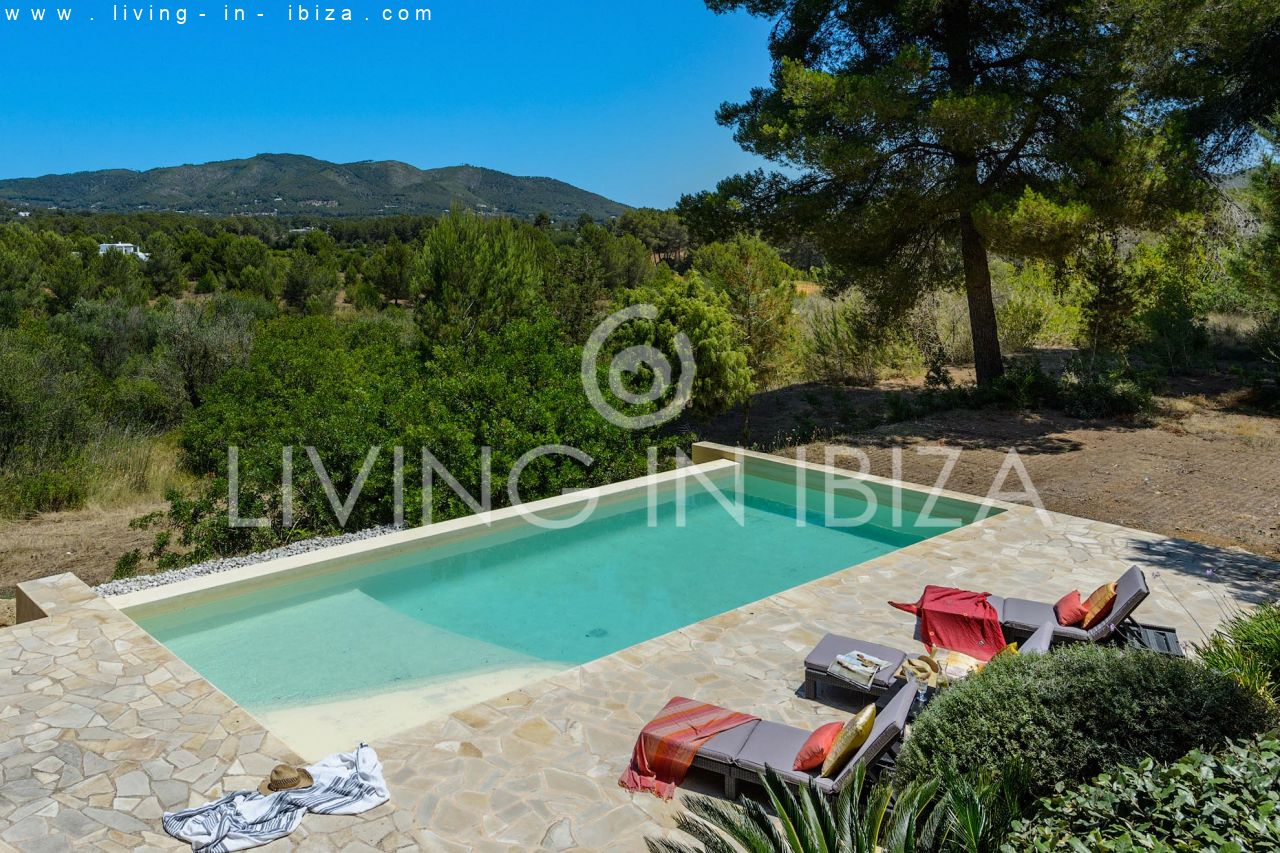 Atractiva casa moderna nueva en el campo cerca de Santa Gertrudis San Lorenzo, piscina, calefacción suelo radiante en alquiler anual a largo plazo