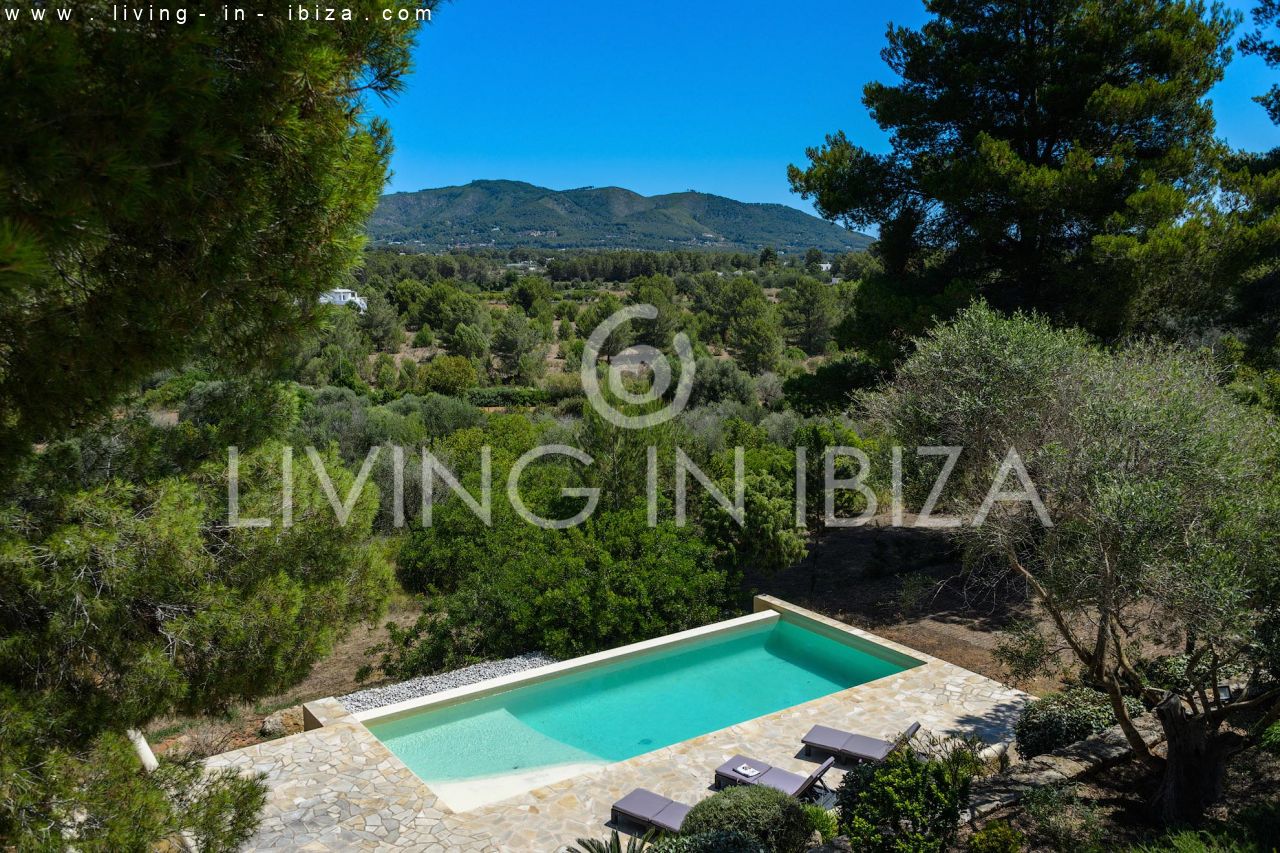 Atractiva casa moderna nueva en el campo cerca de Santa Gertrudis San Lorenzo, piscina, calefacción suelo radiante en alquiler anual a largo plazo