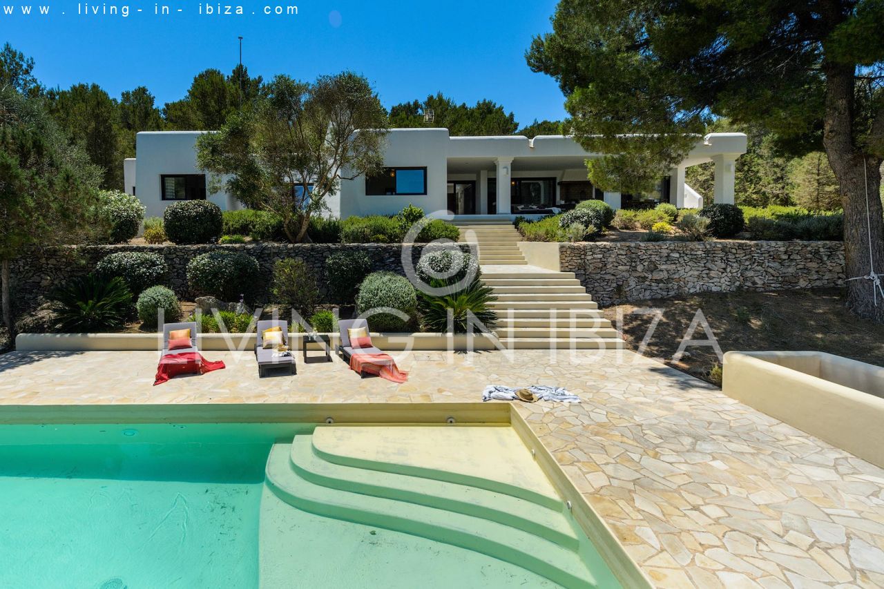 Atractiva casa moderna nueva en el campo cerca de Santa Gertrudis San Lorenzo, piscina, calefacción suelo radiante en alquiler anual a largo plazo