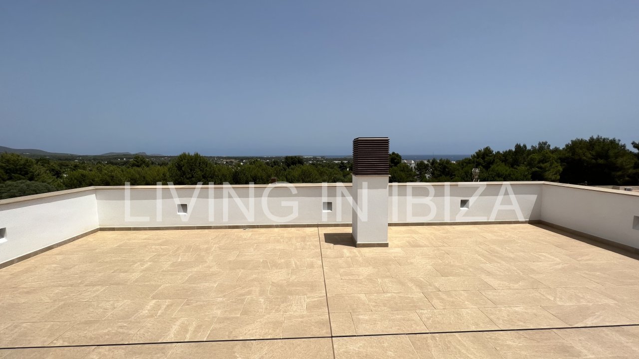 Alquiler anual. Magnífica villa de nueva construcción a estrenar de estilo moderno con piscina y vistas al mar se alquila a largo plazo en zona reside