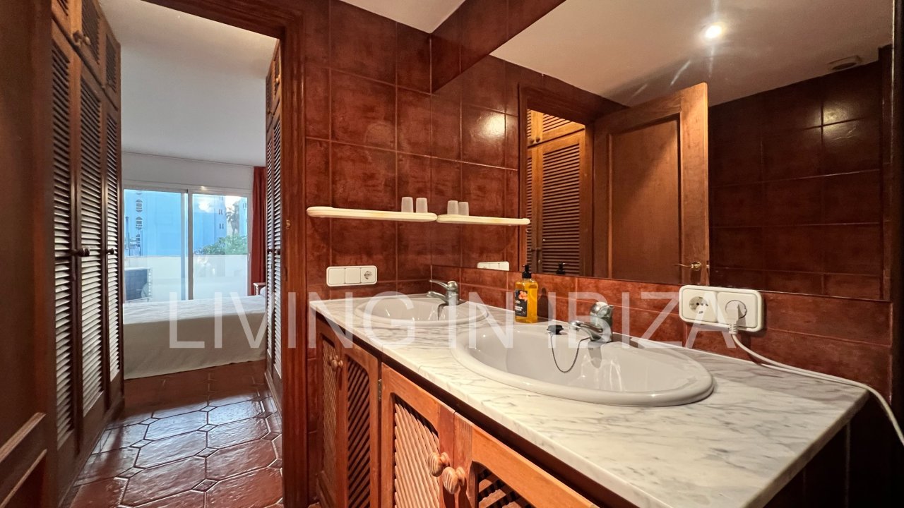 Alquiler temporal. Piso Chloe: alquiler a corto plazo. Disponible a partir del 20 de septiembre de 2025. El precio anunciado es para un contrato de 9