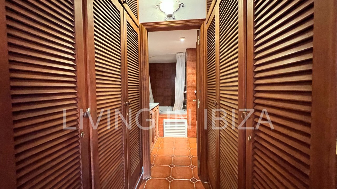 Alquiler temporal. Piso Chloe: alquiler a corto plazo. Disponible a partir del 20 de septiembre de 2025. El precio anunciado es para un contrato de 9