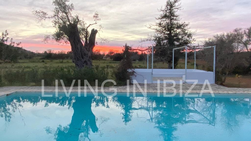 Alquiler larga temporada. Impresionante casa de campo típica ibicenca. Exquisita con muy buen gusto y calidad