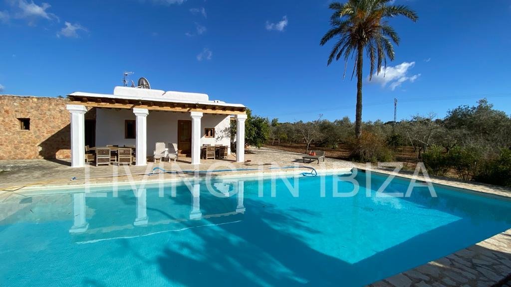 Alquiler larga temporada. Impresionante casa de campo típica ibicenca. Exquisita con muy buen gusto y calidad
