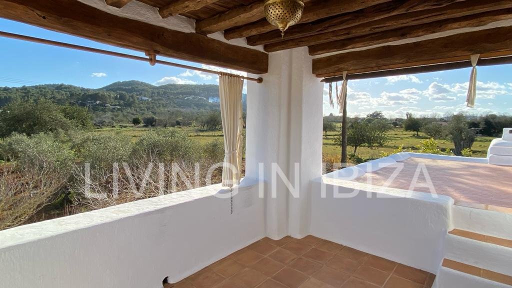 Alquiler larga temporada. Impresionante casa de campo típica ibicenca. Exquisita con muy buen gusto y calidad